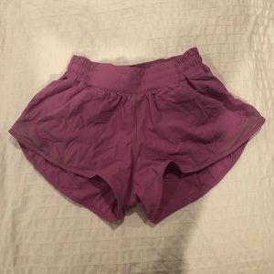 Lululemon hottie hot shorts!
